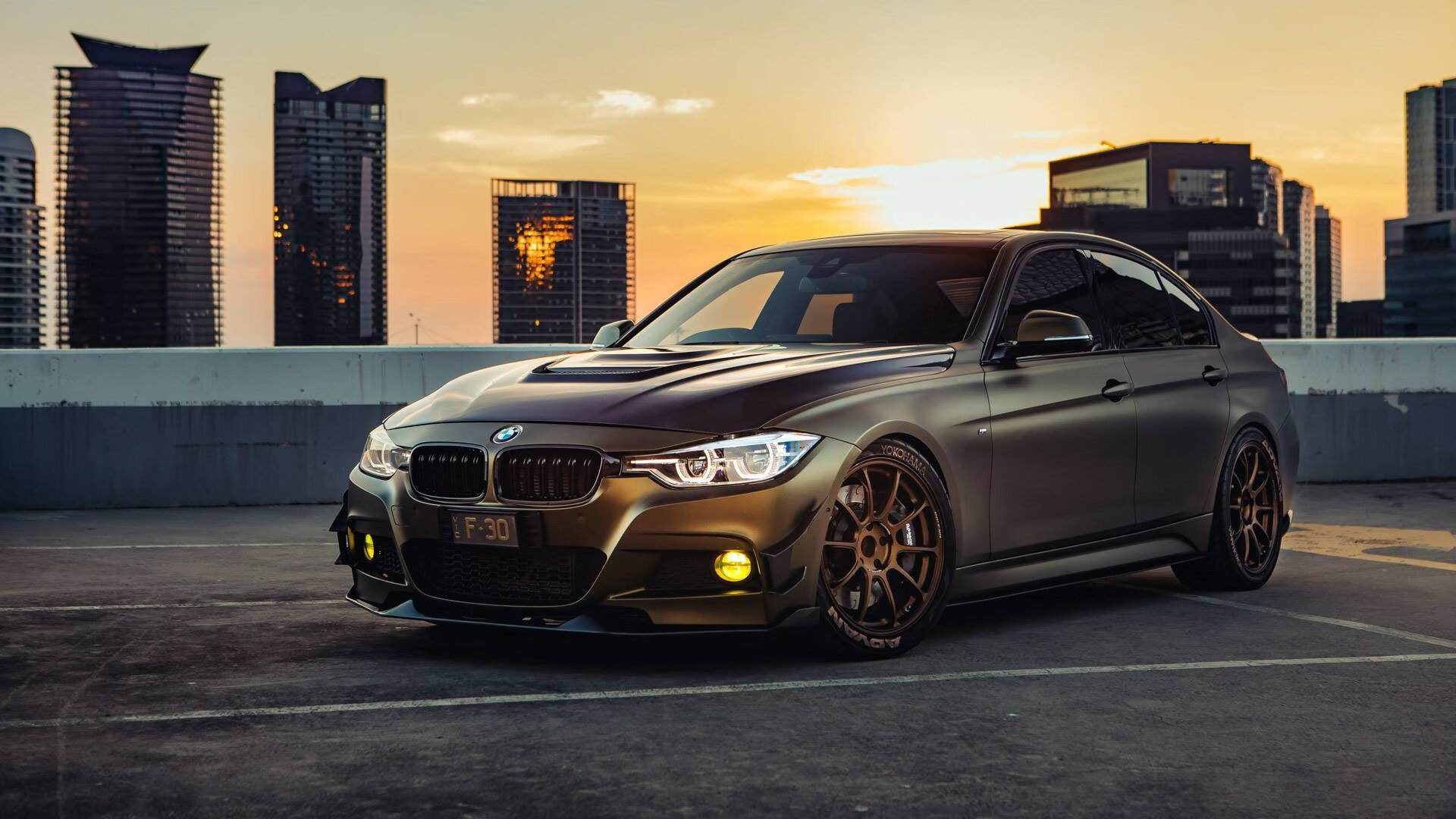 九游app下载中心-光影特技飞跃:夜空中的速度与美学