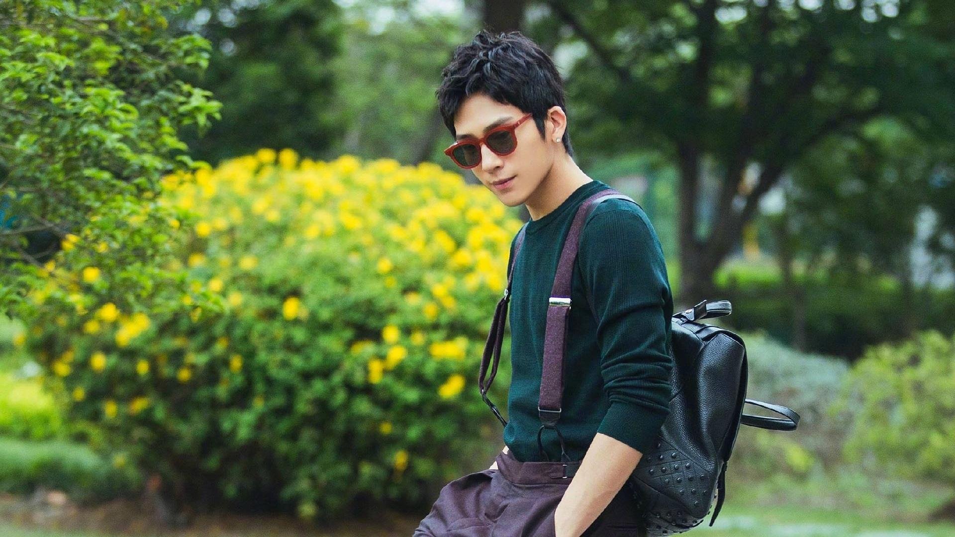 九游娱乐官网 (JIUYOU)-斯滕伯根决赛中段加速领跑赛道，斯腾伯格图片